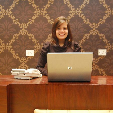 Hotel Delhi Aerocity, Nh 48 Нью-Дели Интерьер фото