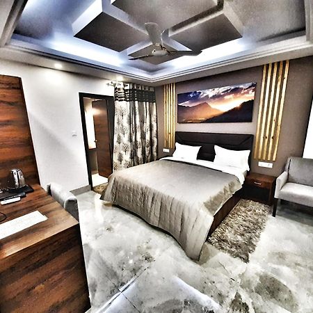 Hotel Delhi Aerocity, Nh 48 Нью-Дели Экстерьер фото