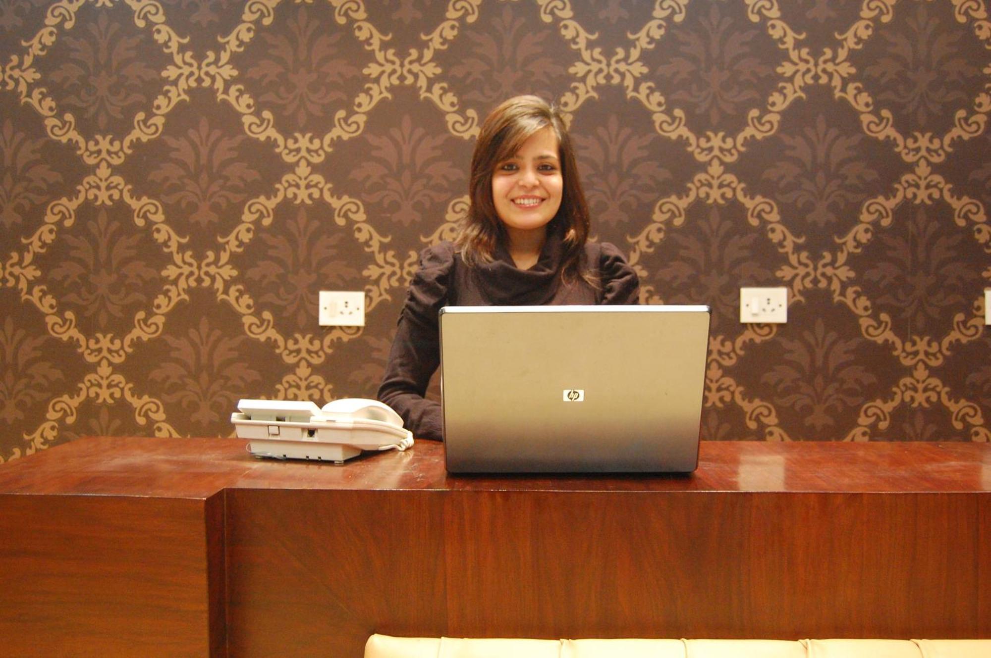 Hotel Delhi Aerocity, Nh 48 Нью-Дели Интерьер фото