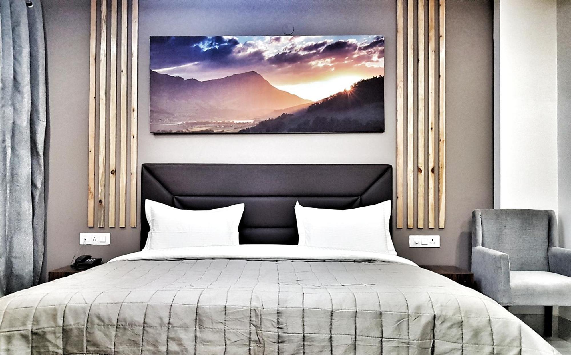 Hotel Delhi Aerocity, Nh 48 Нью-Дели Экстерьер фото