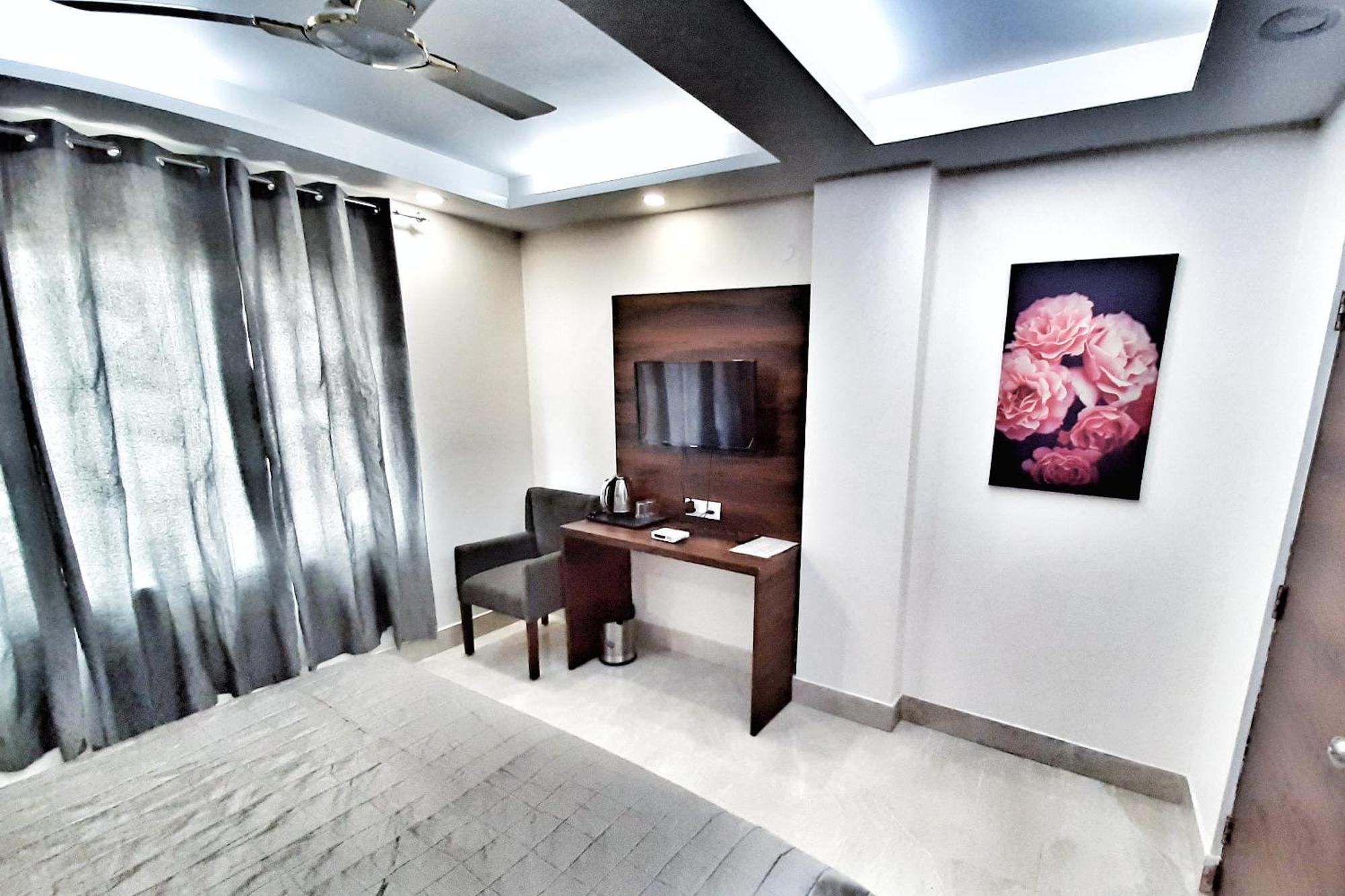 Hotel Delhi Aerocity, Nh 48 Нью-Дели Экстерьер фото