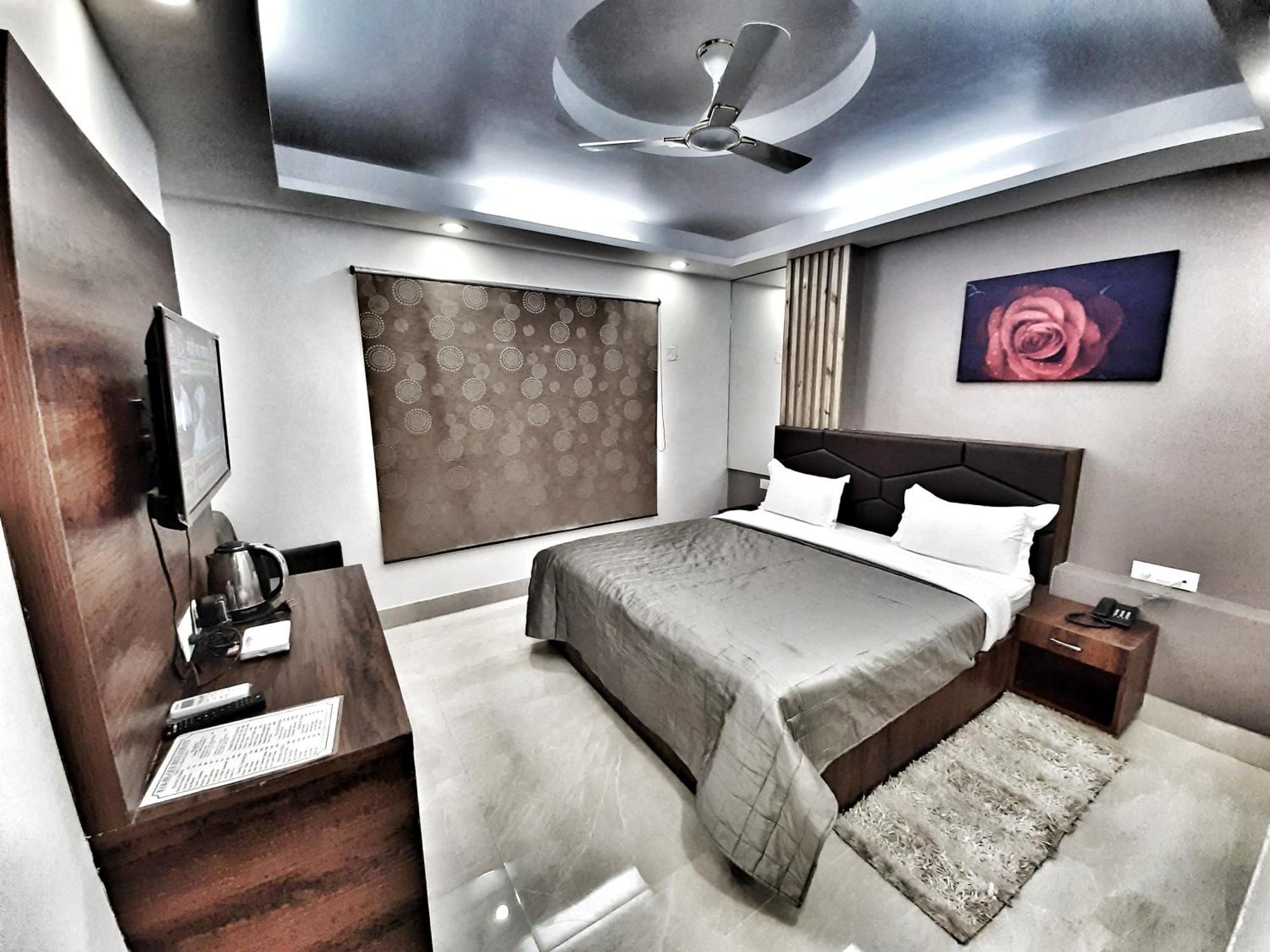 Hotel Delhi Aerocity, Nh 48 Нью-Дели Экстерьер фото