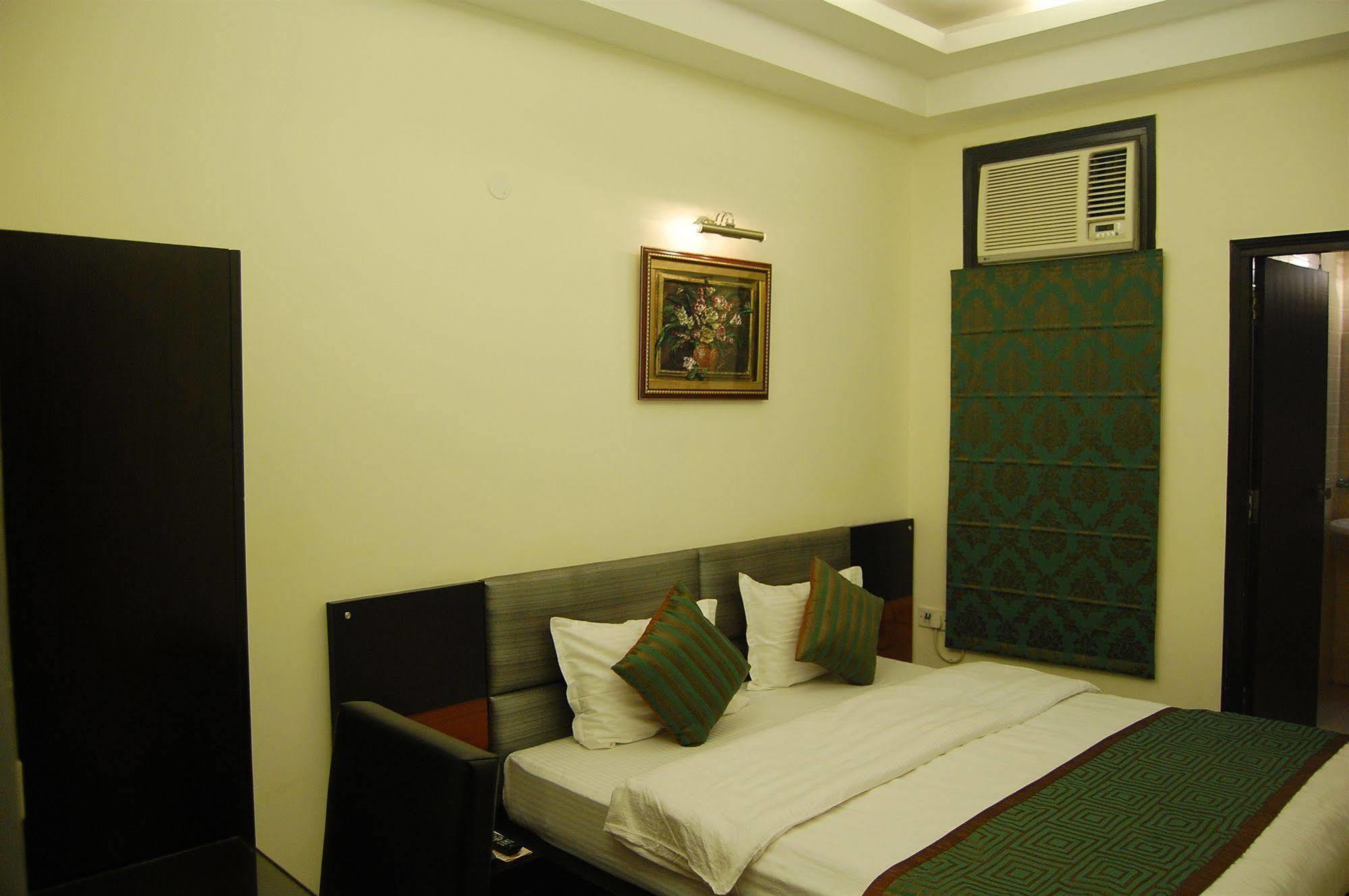 Hotel Delhi Aerocity, Nh 48 Нью-Дели Экстерьер фото