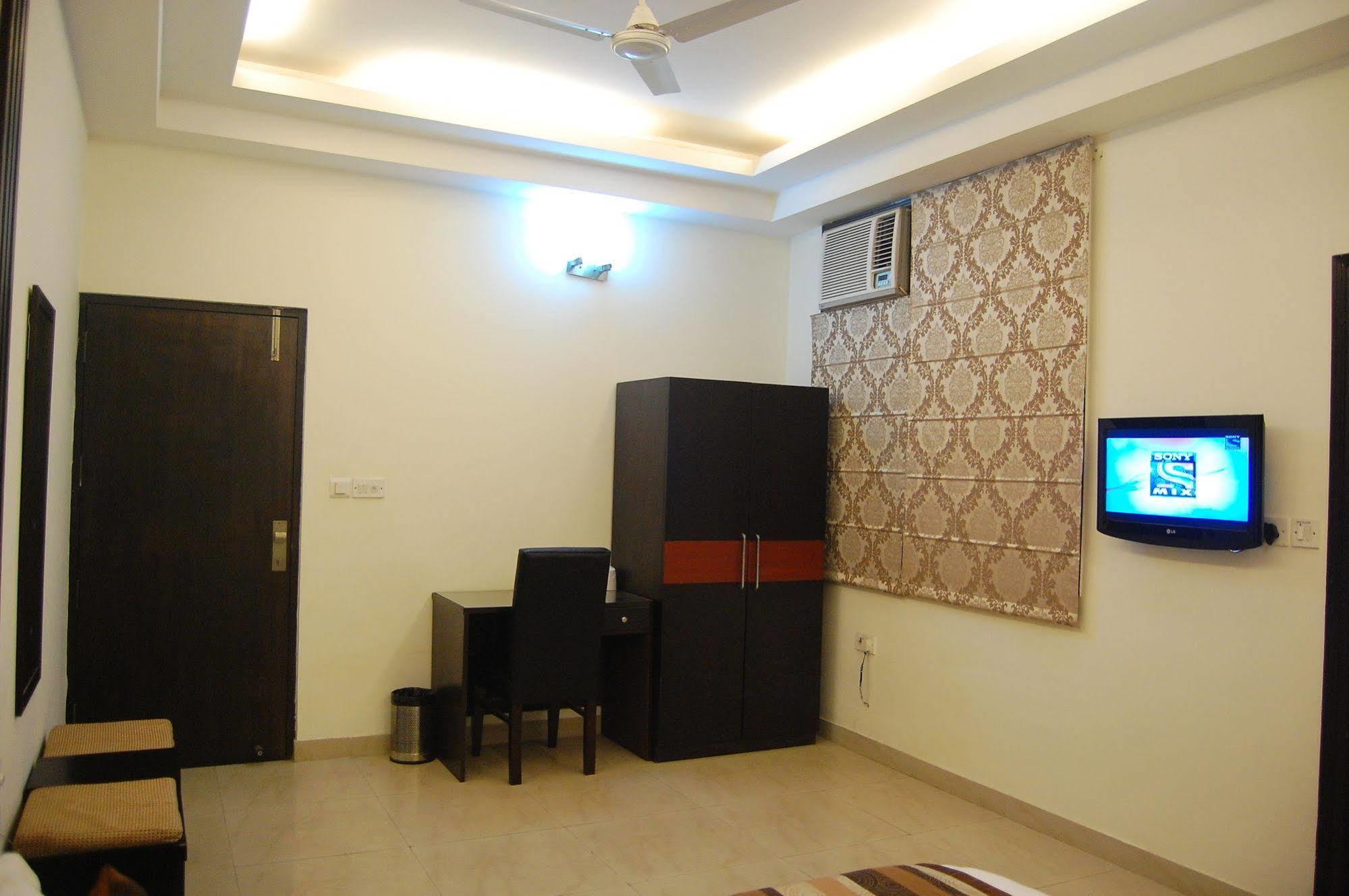 Hotel Delhi Aerocity, Nh 48 Нью-Дели Экстерьер фото