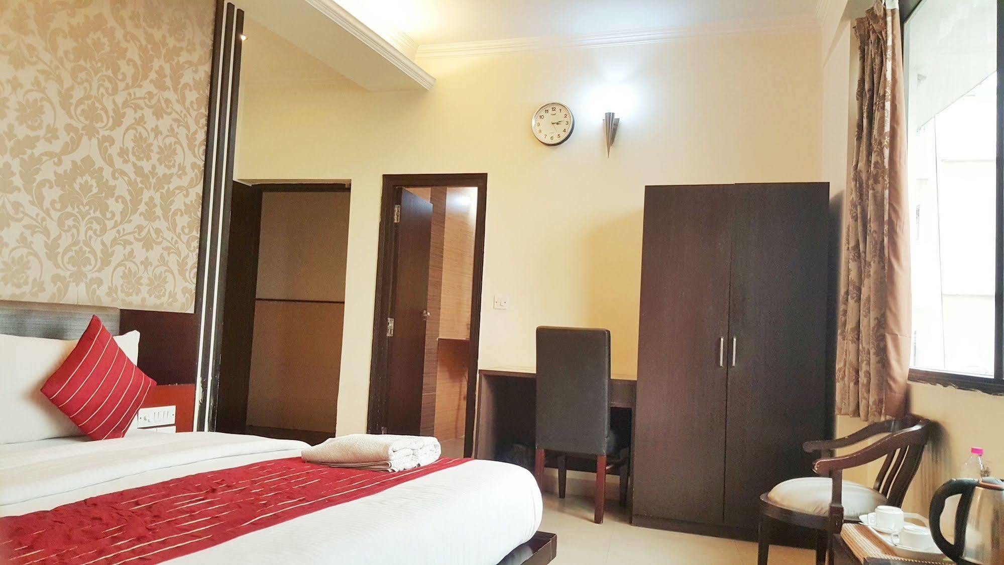 Hotel Delhi Aerocity, Nh 48 Нью-Дели Экстерьер фото