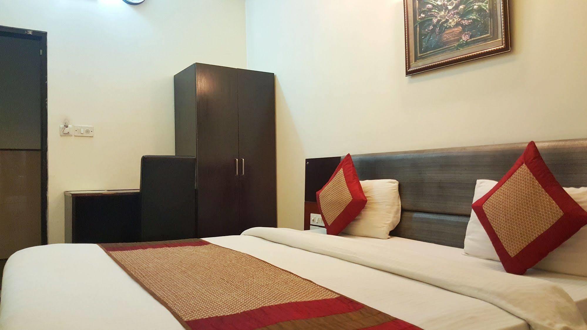 Hotel Delhi Aerocity, Nh 48 Нью-Дели Экстерьер фото
